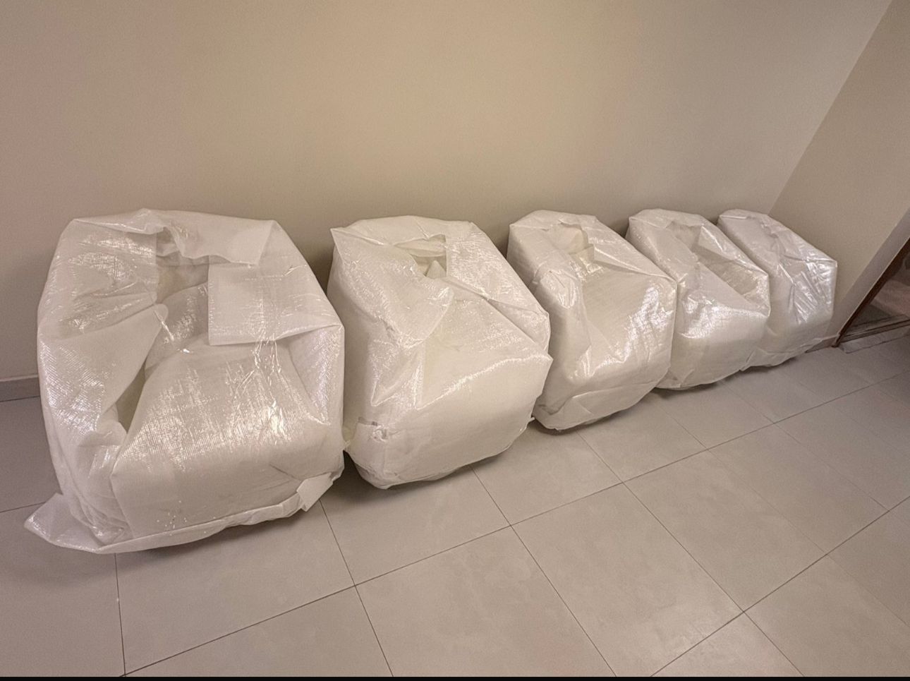 أكياس وعبوات تعبئة وتأمين الأثاث